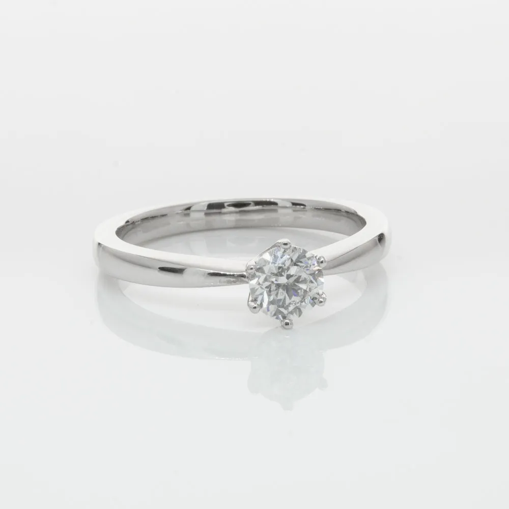 18ct White Gold .50ct Diamond Nova Ring