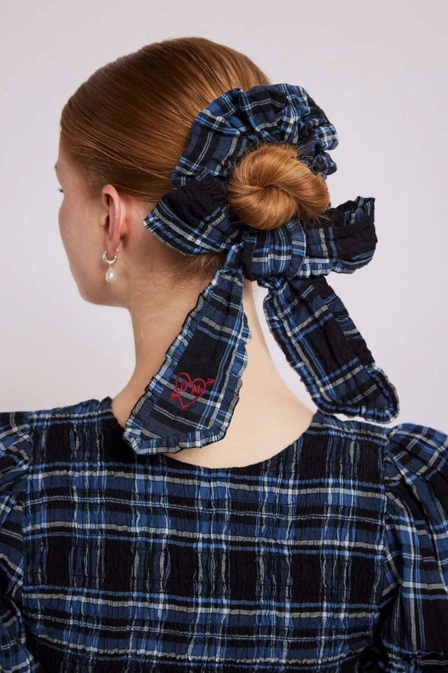 bow check scrunchie