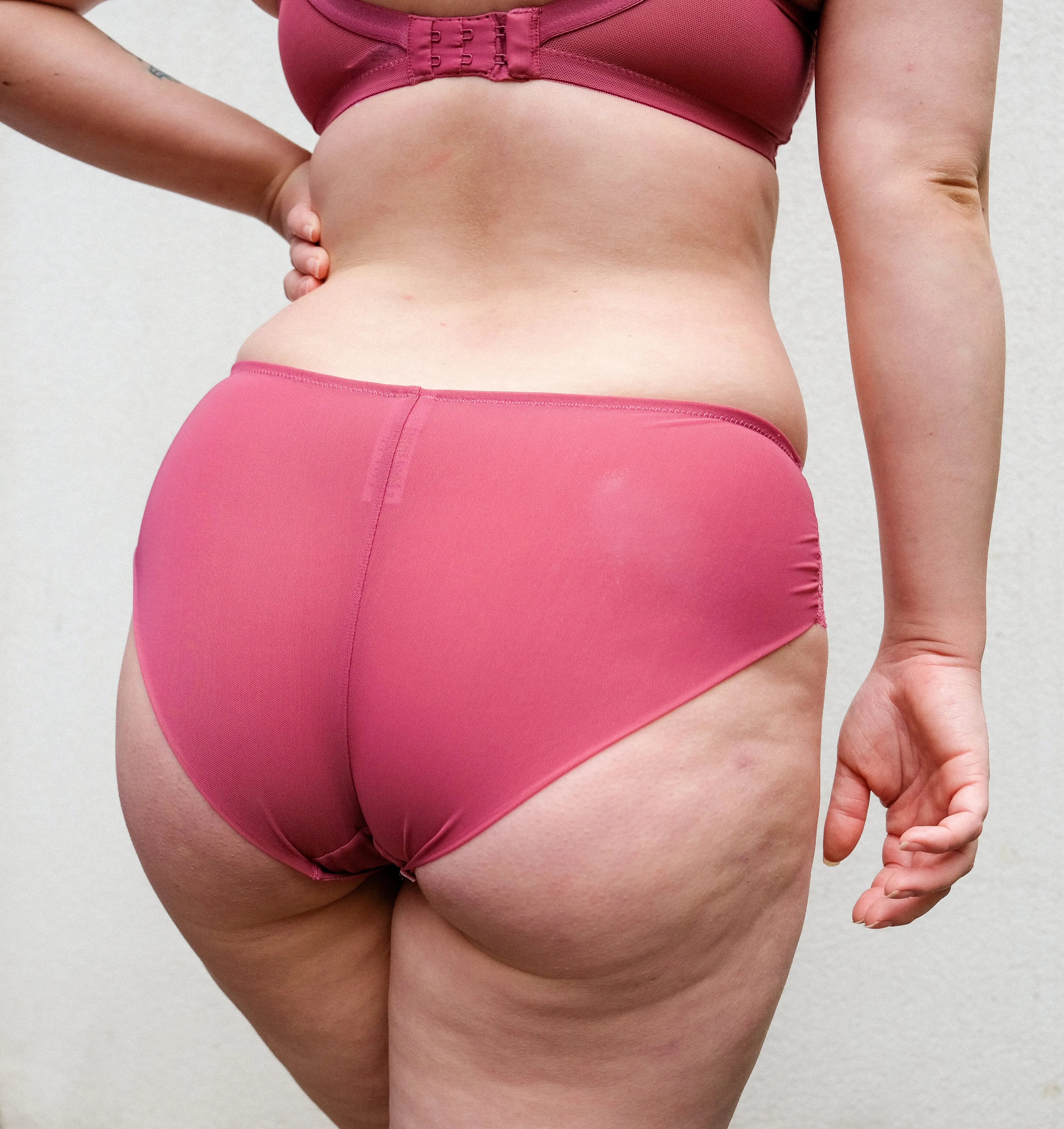 Lace seam-free brief [Berry Pink]